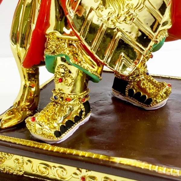 黄金関羽立像22cm【送料無料】（沖縄別途1000円）|関羽像,三国志,廟