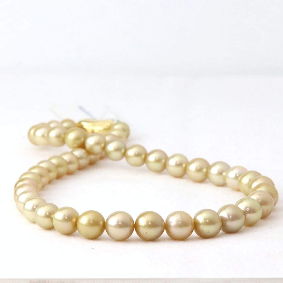 白蝶ゴールデンパールネックレス【大きさ8.2-10.9mm・長さ44cm】＜204