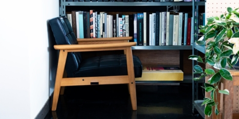 カリモク60 オットマン・ブラックブラック | D&DEPARTMENT