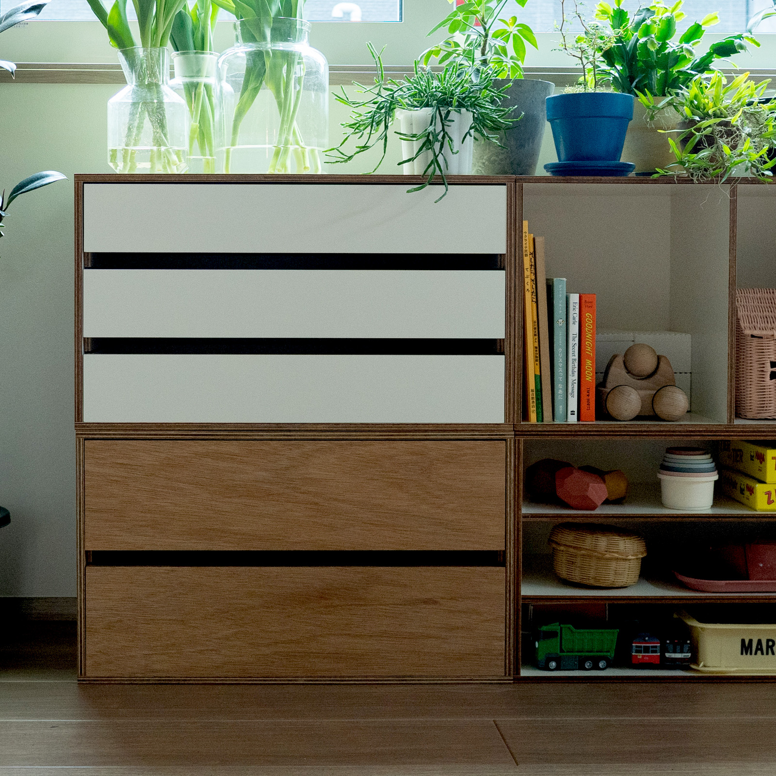 自由につかえる箱型シェルフ LAUAN SHELVES | D&DEPARTMENT