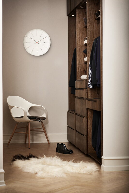 Arne Jacobsen AJ Bankers wall clock 48 cm, white | Finnish Design Shop