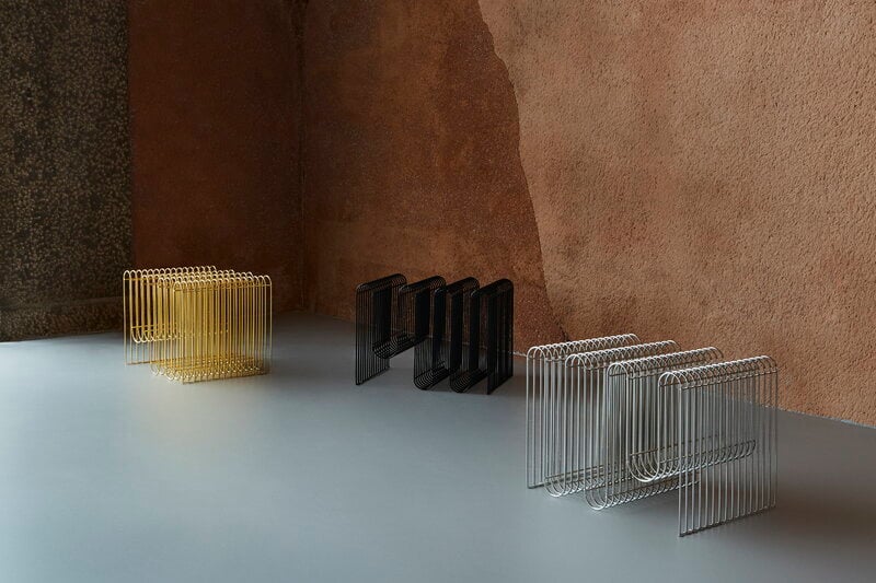 AYTM Curva magazine holder, gold | Finnish Design Shop