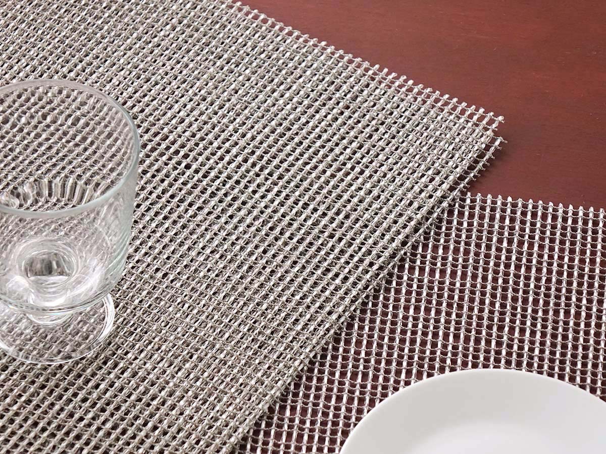 チルウィッチ テーブルランナー カジュアルエレガントなシルバー