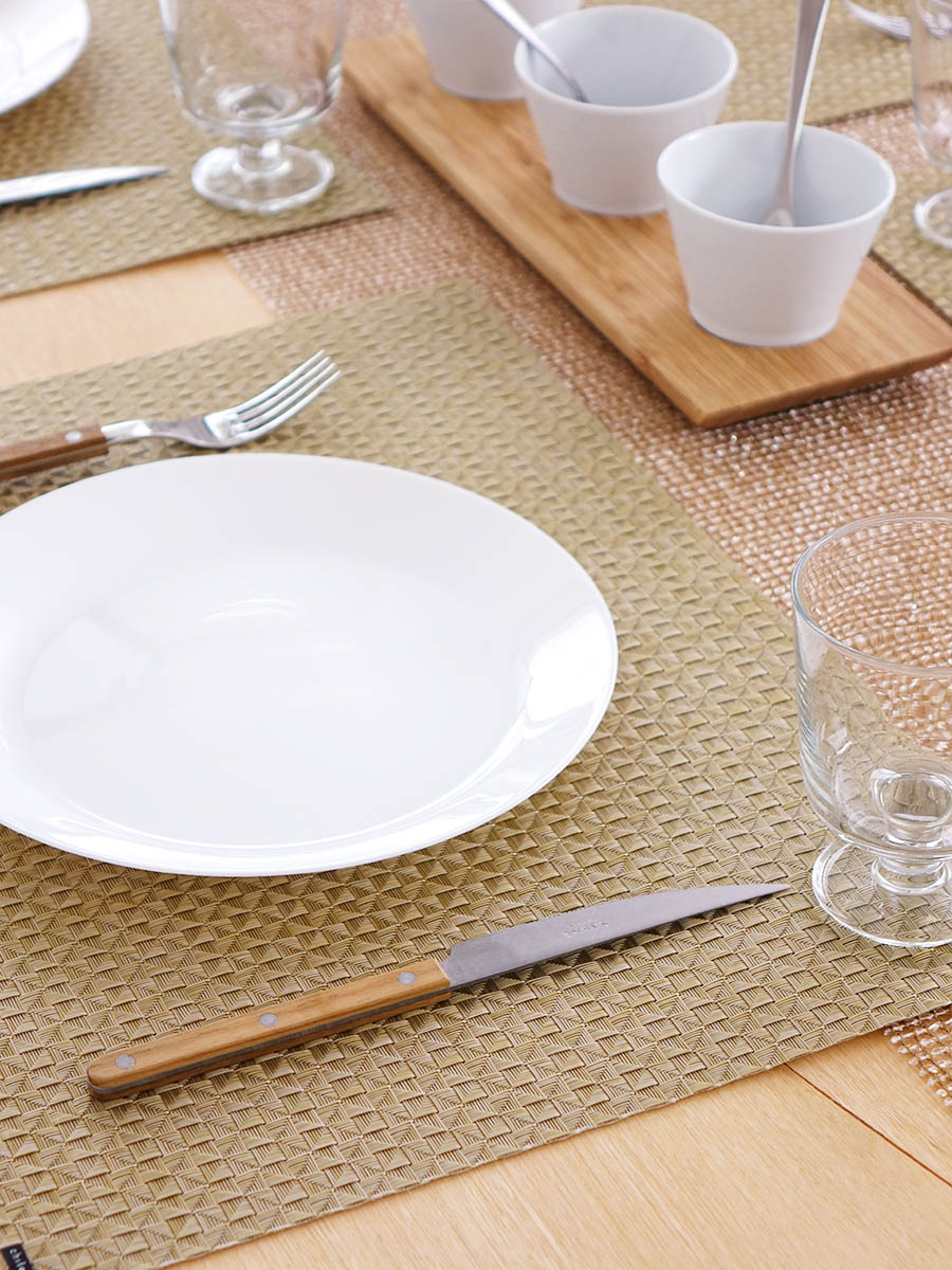 チルウィッチ ランチョンマット・オリガミ｜ゴールドの多面体模様