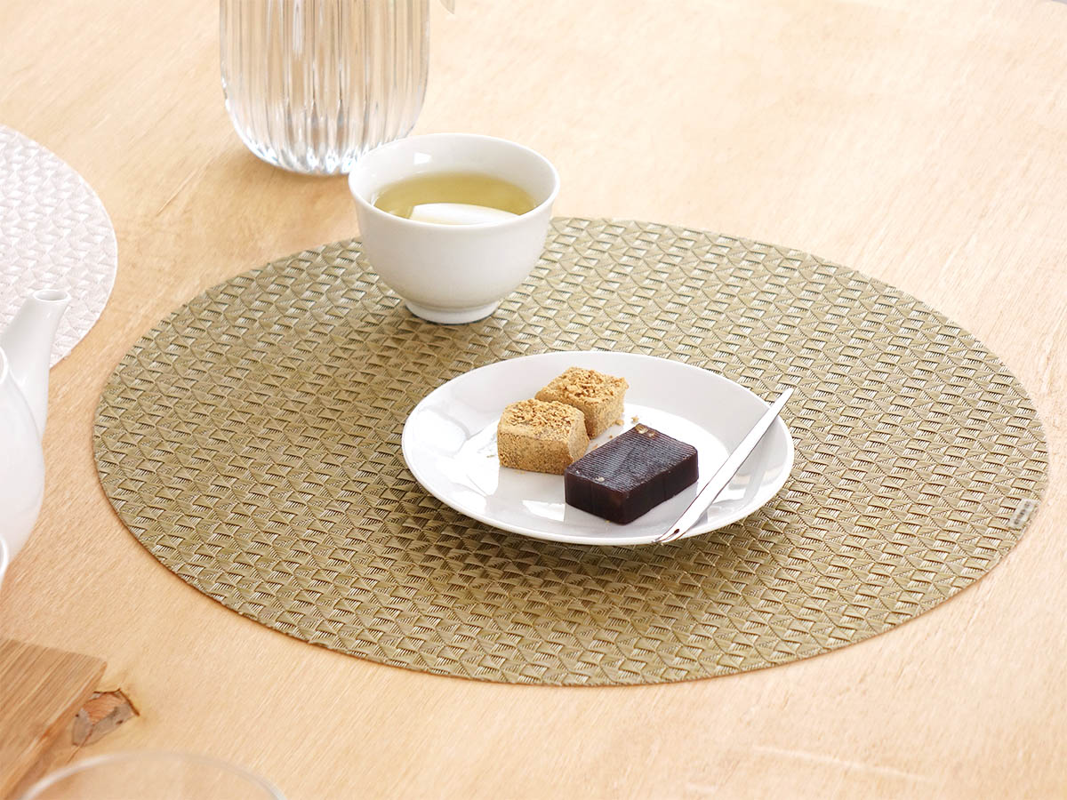 チルウィッチ ランチョンマット・オリガミ｜ゴールドの多面体模様