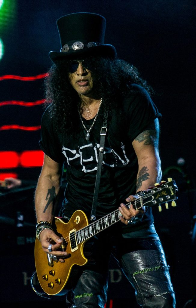 Slash laying down guitar tracks for new Guns N' Roses record