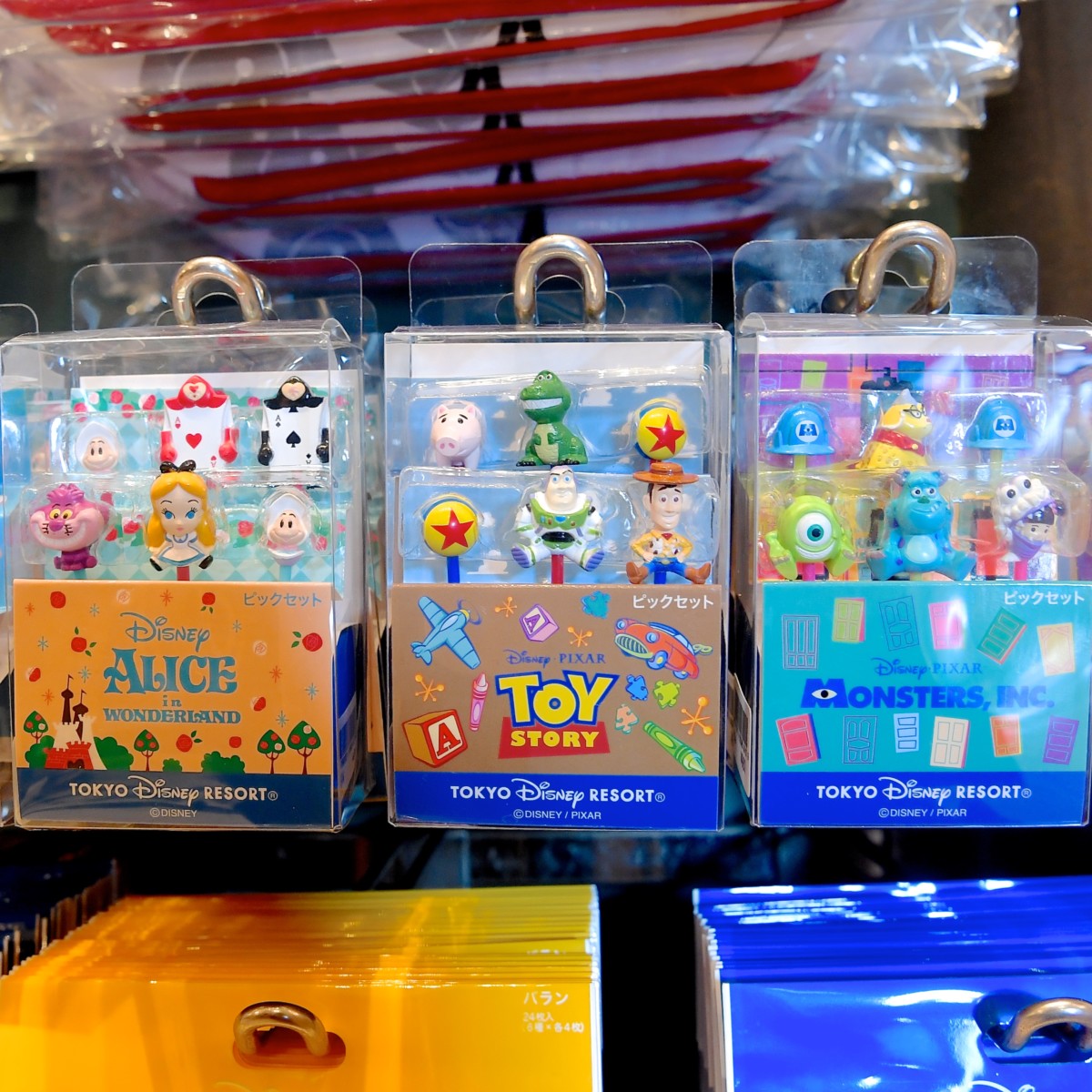 おすわり姿がかわいい！東京ディズニーランド ランチピックセット -