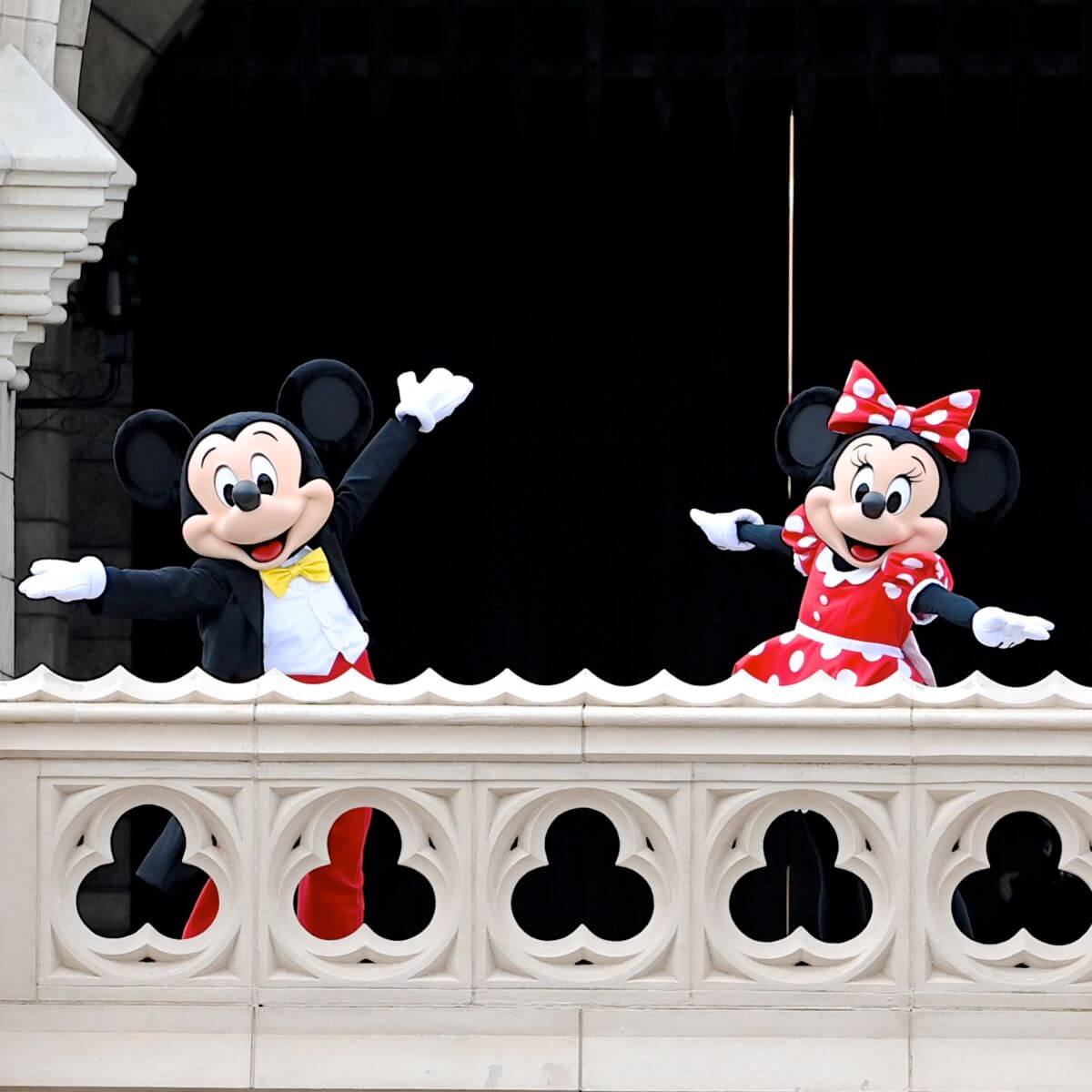 ミッキー&フレンズ勢揃い！東京ディズニーランド シンデレラ城