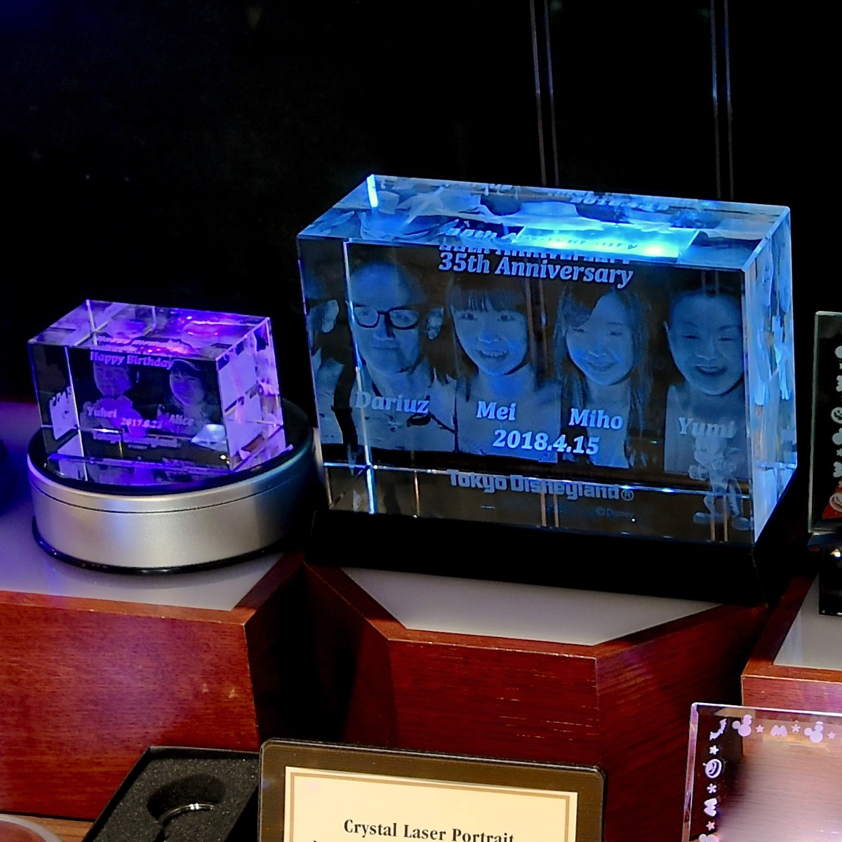 パークでの思い出をレーザー彫刻！東京ディズニーランド｢クリスタル
