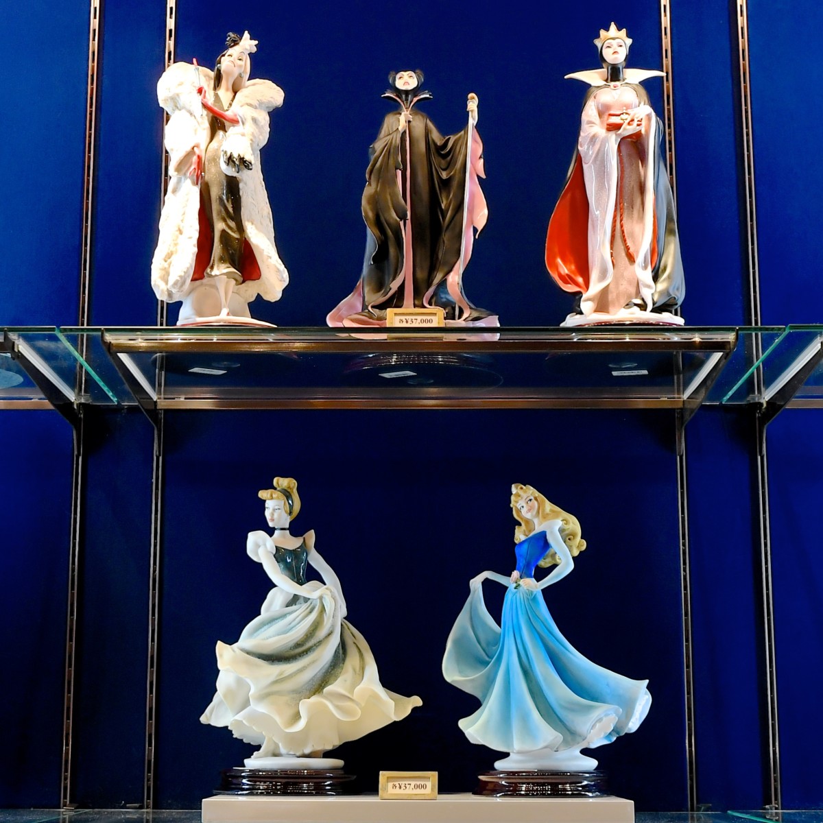 プリンセス＆ヴィランズ！東京ディズニーランド「ガラスの靴」置物 -