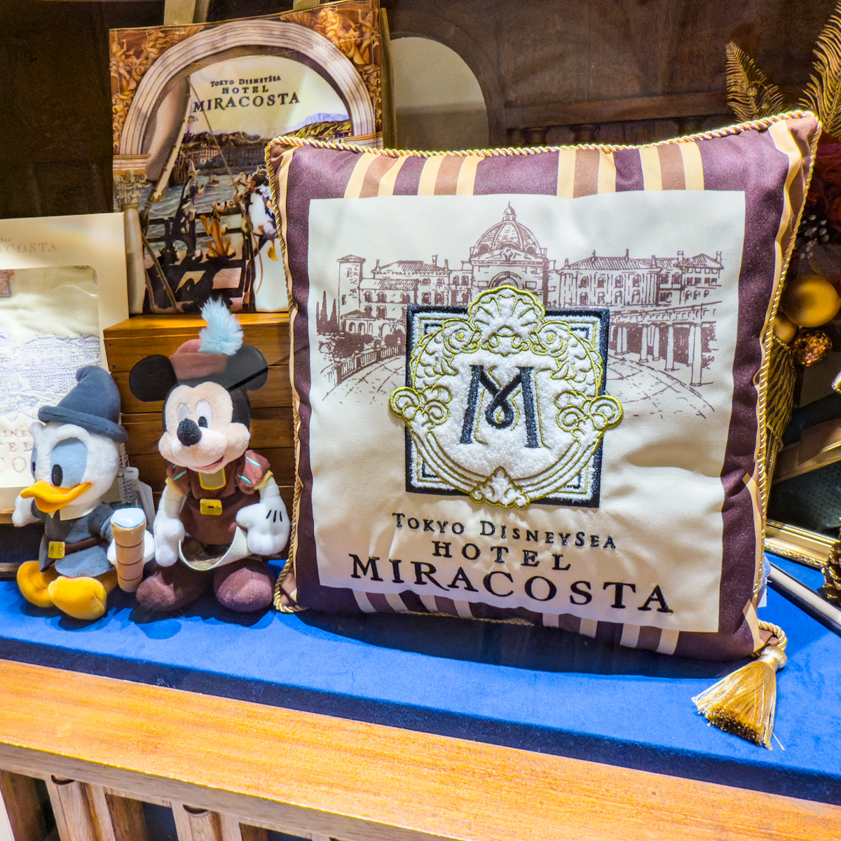 各ホテルのロゴや外観デザイン！ディズニーホテル クッション -