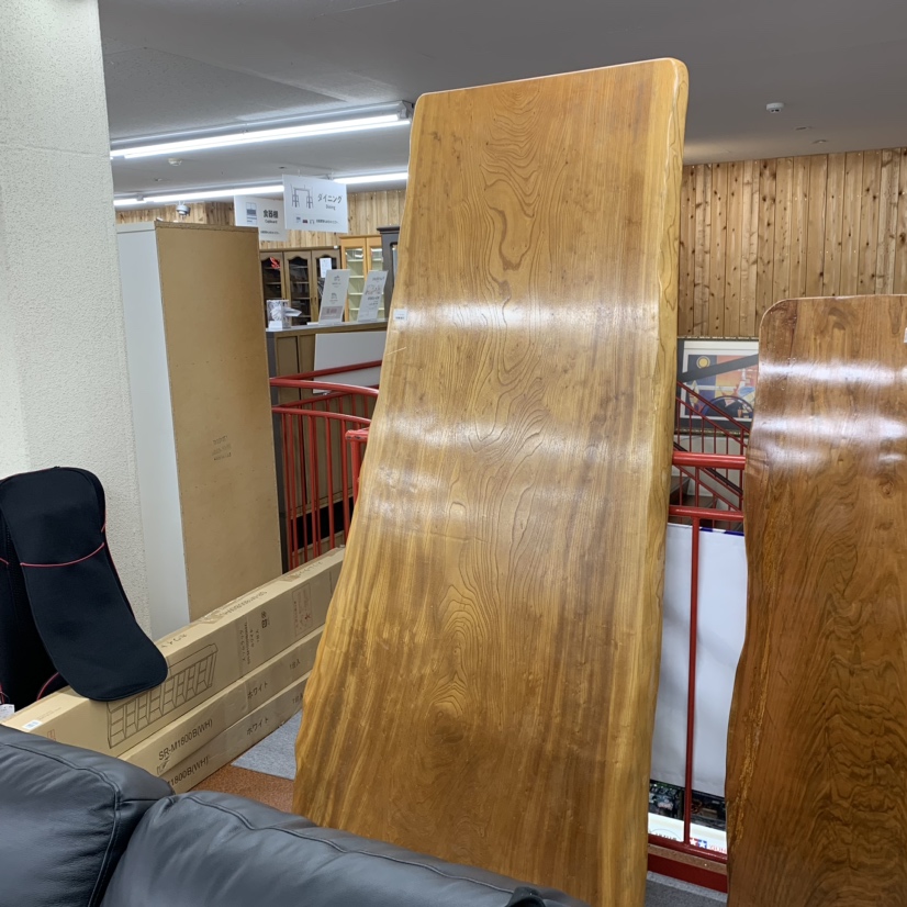 綾欅（けやき）一枚板テーブル入荷のお知らせです。 / リサイクル