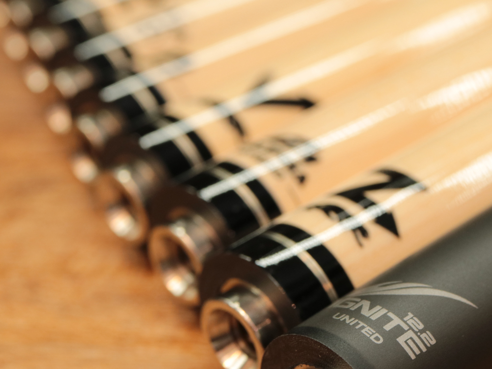 キューの購入を検討してます。普通スペアシャフトは付属してるのでしょ