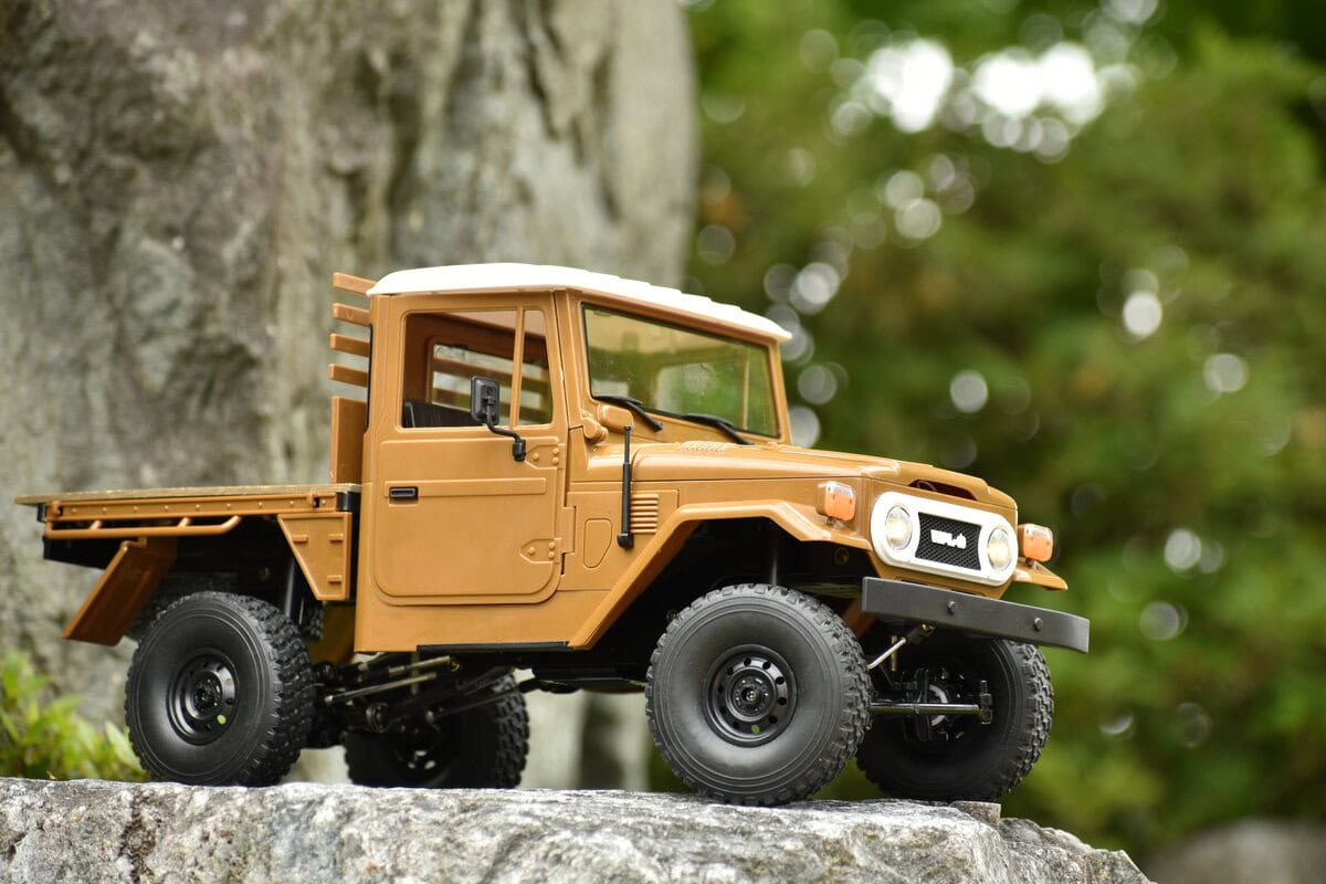 悪路でこそ遊びたいアウトドアラジコン」人気のC44が完成済みRCカーで