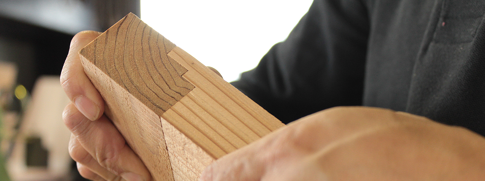 会社案内｜「超低座」小さい椅子のMONPE（モンペ）スツール