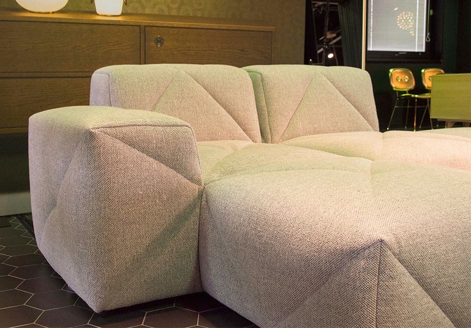 ふっくらと高弾力「BFFソファ」｜moooi Japan｜モーイオフィシャル