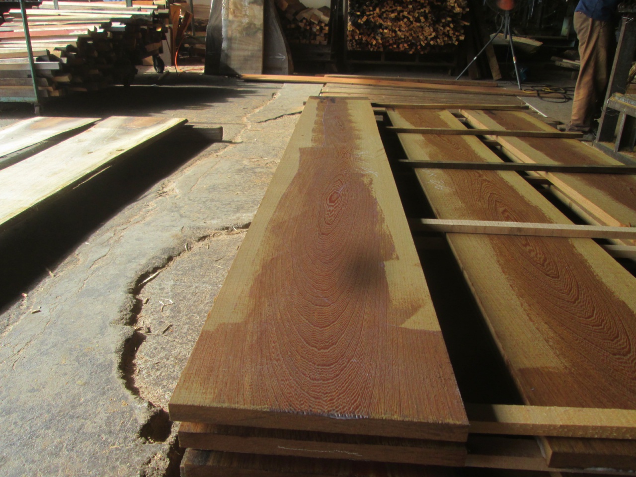 家具用材】黒檀（エボニー）新入荷！ 他 | 無垢材商品情報 | メール