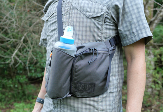 Mystery Ranchのフロントバッグ『ウィングマン』: 自転車とアウトドア