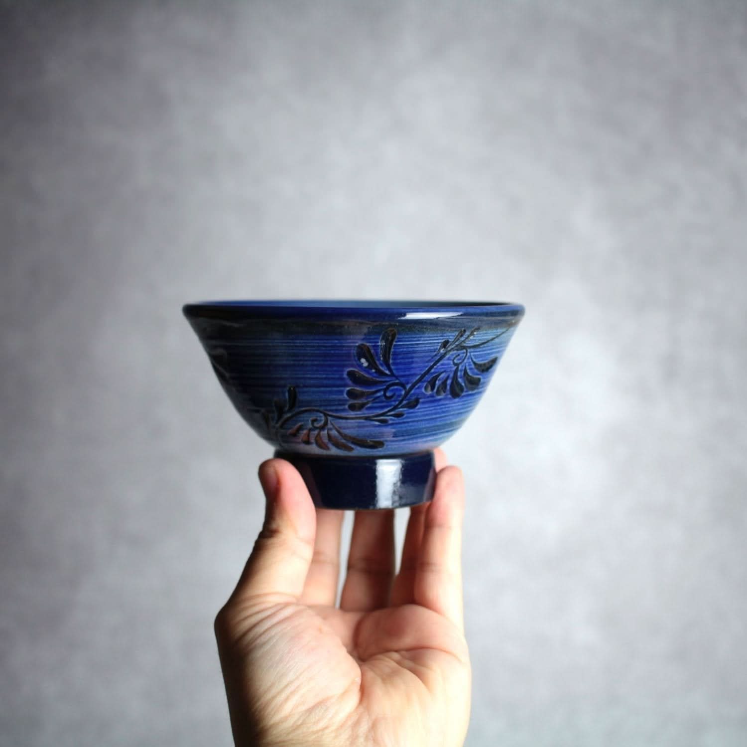 4寸マカイ 青刷毛目 線彫唐草 やちむん 陶器 幸陶器｜幸陶器｜やちむん