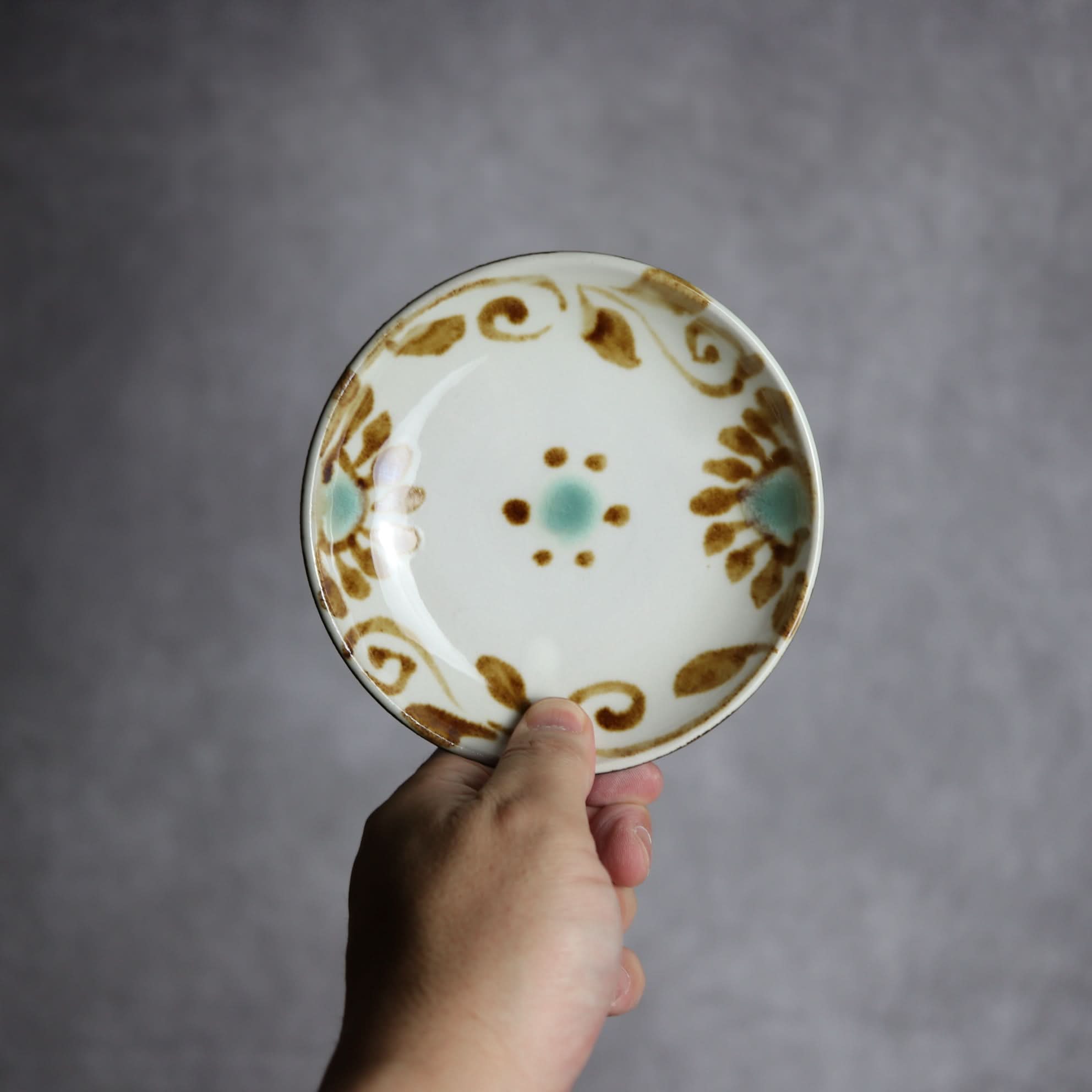 4寸皿1 三彩 菊唐草 やちむん 陶器 拓美窯｜拓美窯｜やちむん 陶器