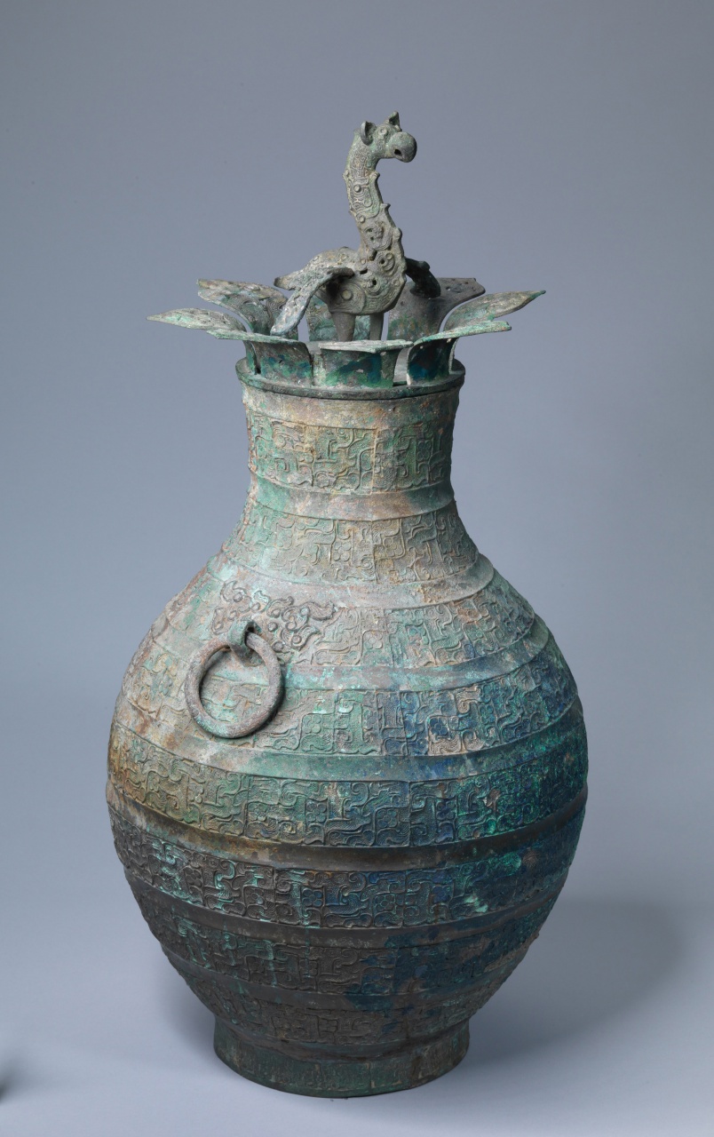 八瓣華蓋立鳥圓壺| 中研院歷史語言研究所歷史文物陳列館