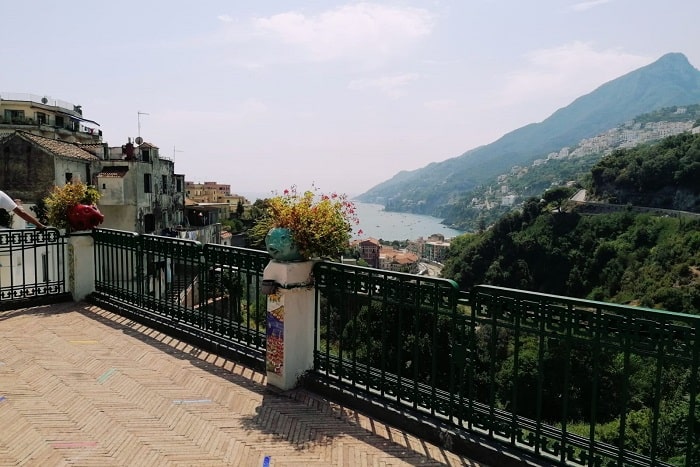 ヴィエトリ・スル・マーレ】街中がカラフルな陶器で溢れる南イタリアの