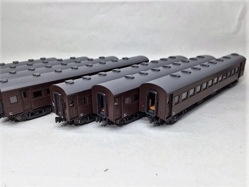 オハ61系客車（オハユニ61など）が入線です。KATO 10-1370 特別企画品