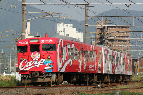 JR西日本の車両・列車(10) 115系L11編成「カープ応援ラッピング