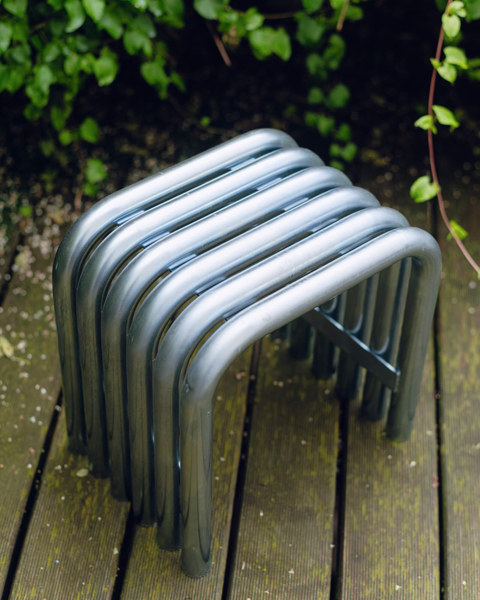 Nokk Stool - dark green steel stool for modern living room - noo.ma