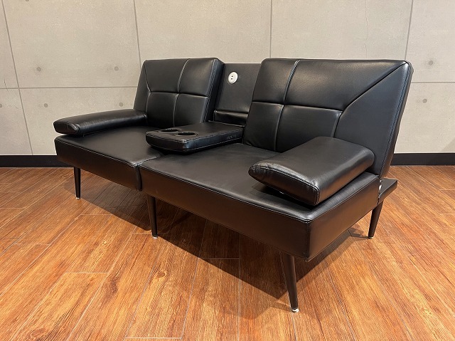 新着ソファーベッドのご紹介 コンソールにUSBポート付の多機能型