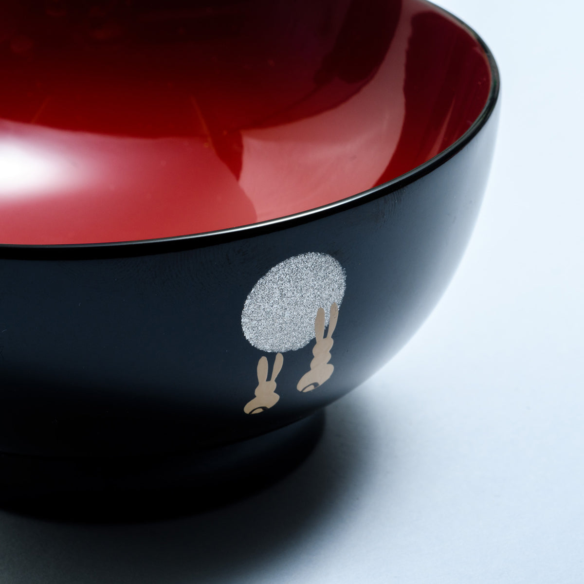川連漆器 子供椀 月見うさぎ（黒内朱）