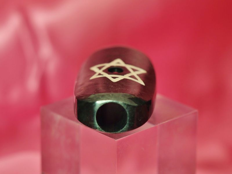 籠目紋」線刻彩色蛇紋岩縄文石笛neo（指孔付き）