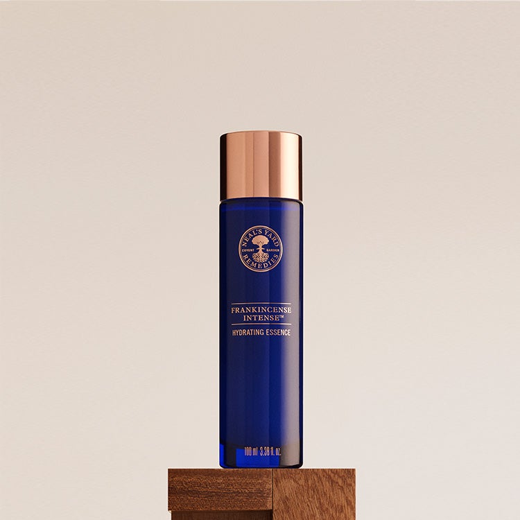 フランキンセンス インテンス ハイドレイティングエッセンス
