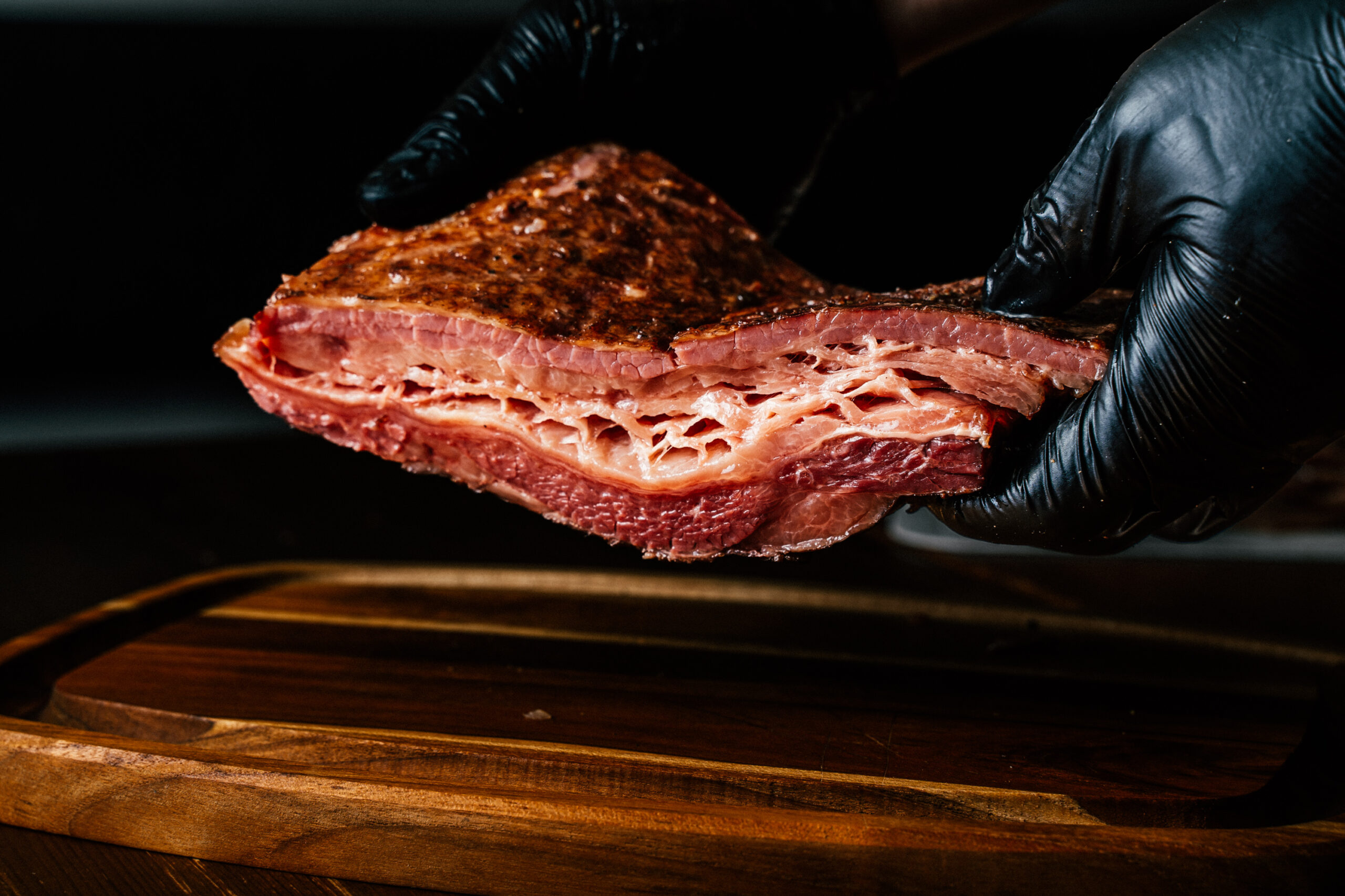 Burger & Bistro Occi（バーガー＆ビストロ オクシ） - 都内2店舗展開