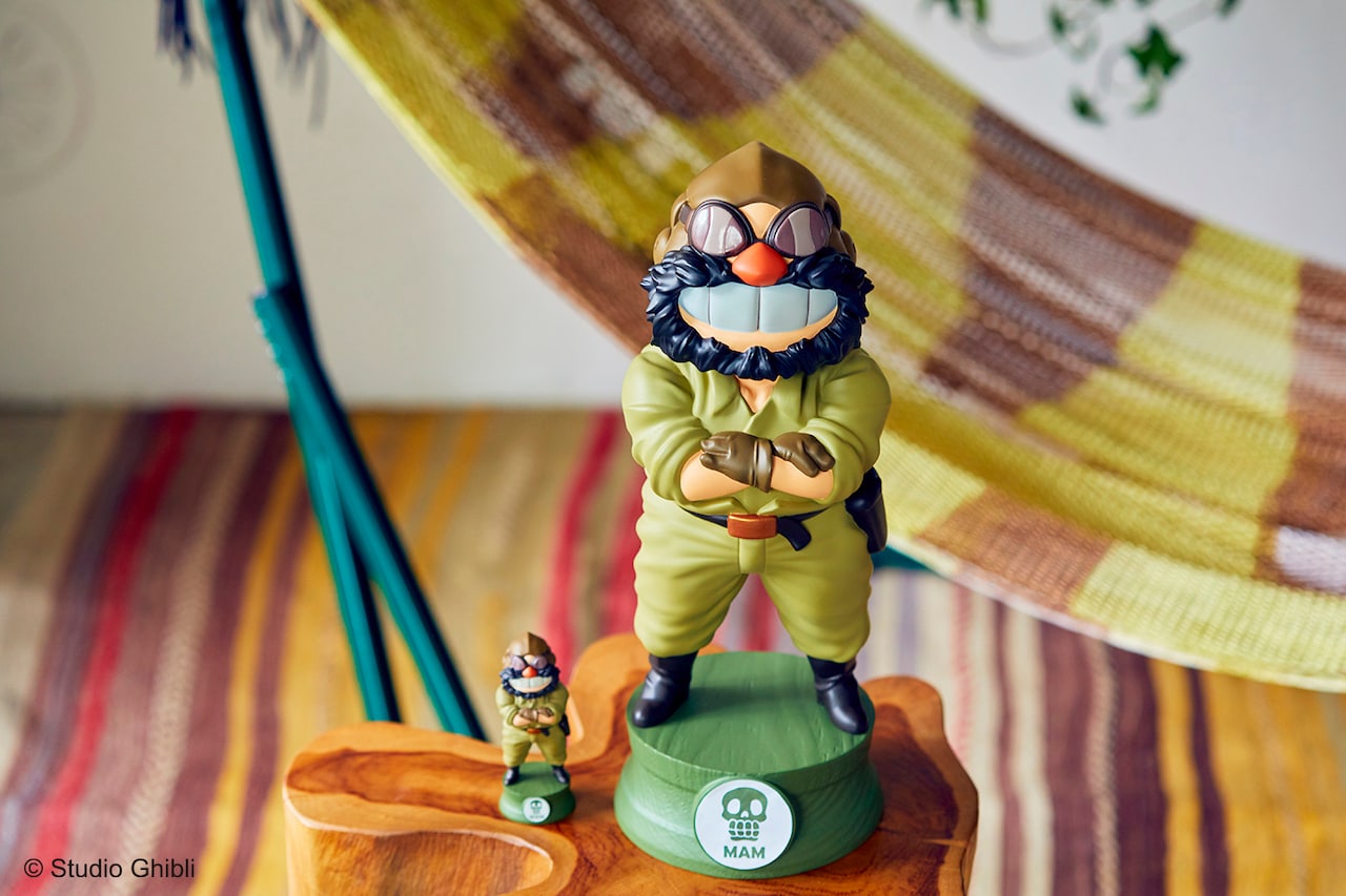 紅の豚」マンマユート団のボスが首振り人形に、ネコバスのタンブラーも