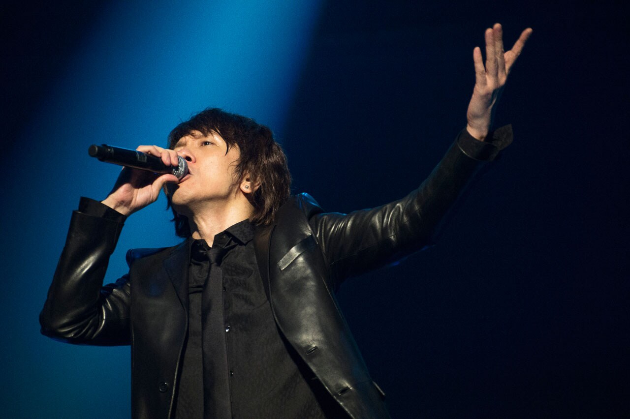 吉井和哉、盟友と描いた色鮮やかな音世界「Beginning & The End