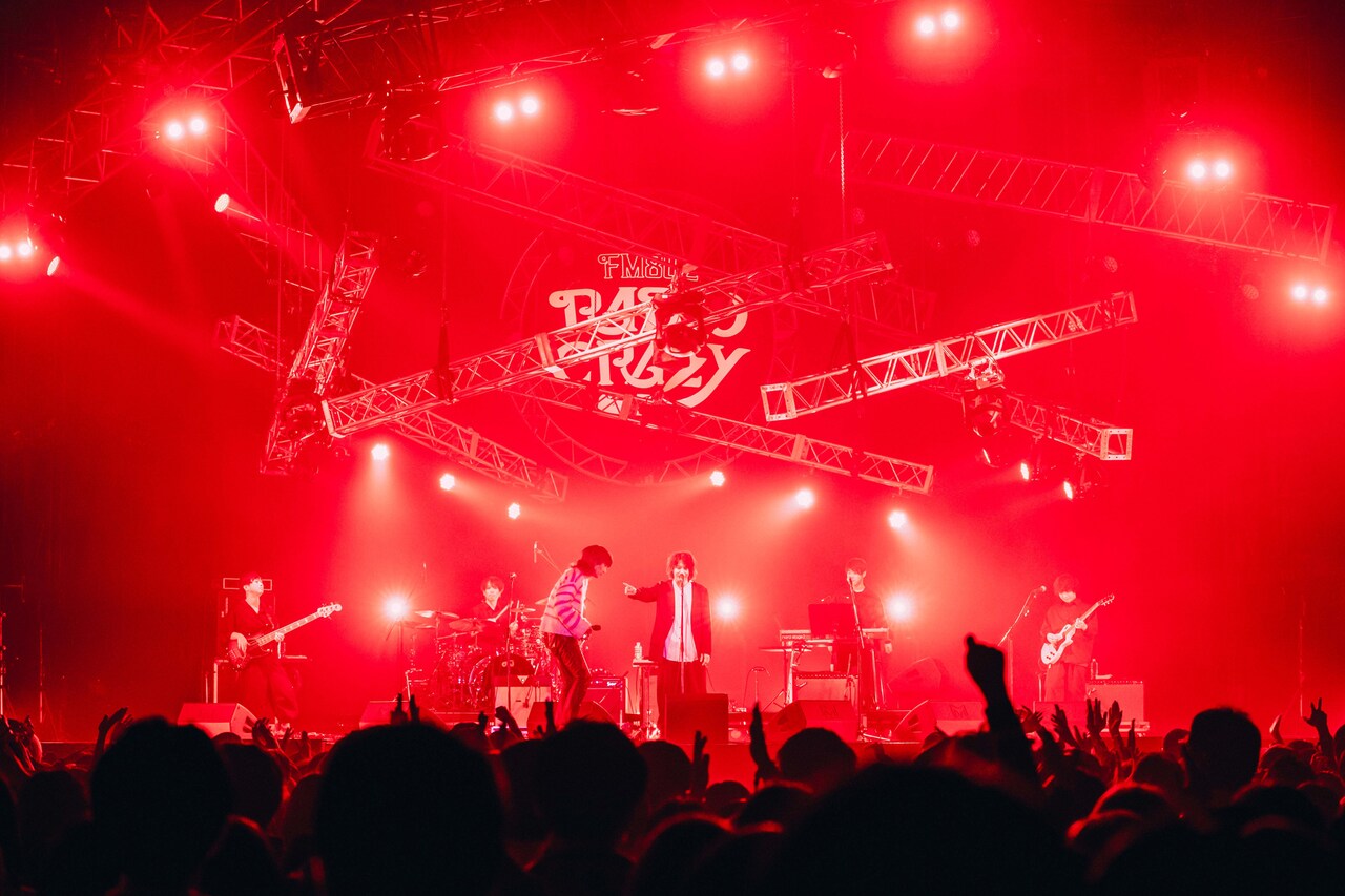 ユニゾン田淵智也「レディクレ」で生誕40周年ライブ、盟友や先輩の祝福