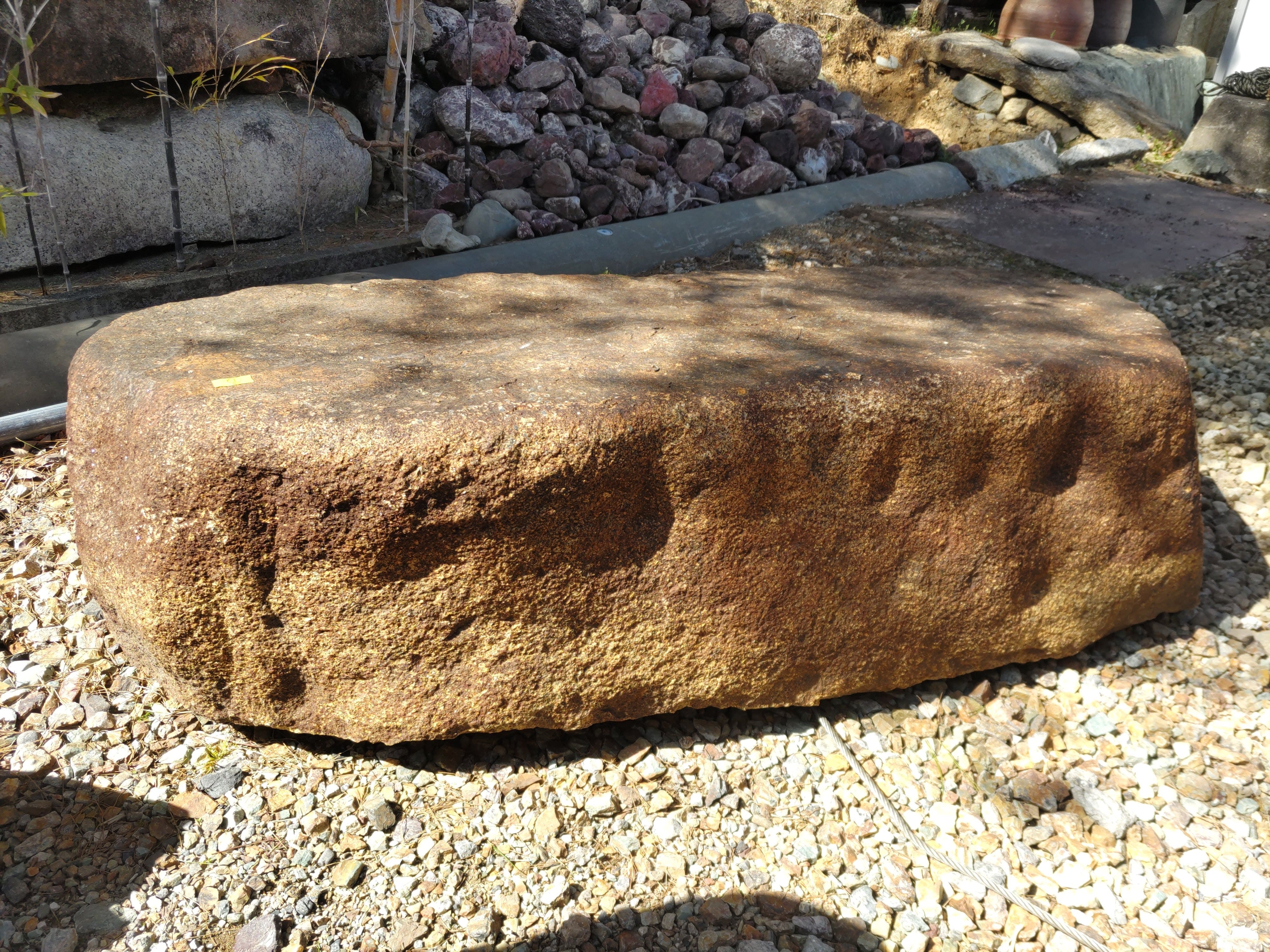 沓脱石 - 日本庭に欠かせない役石