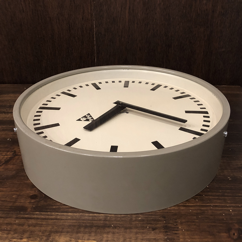 Pragotron Gray Metal Wall Clock パラゴトロン グレー メタル