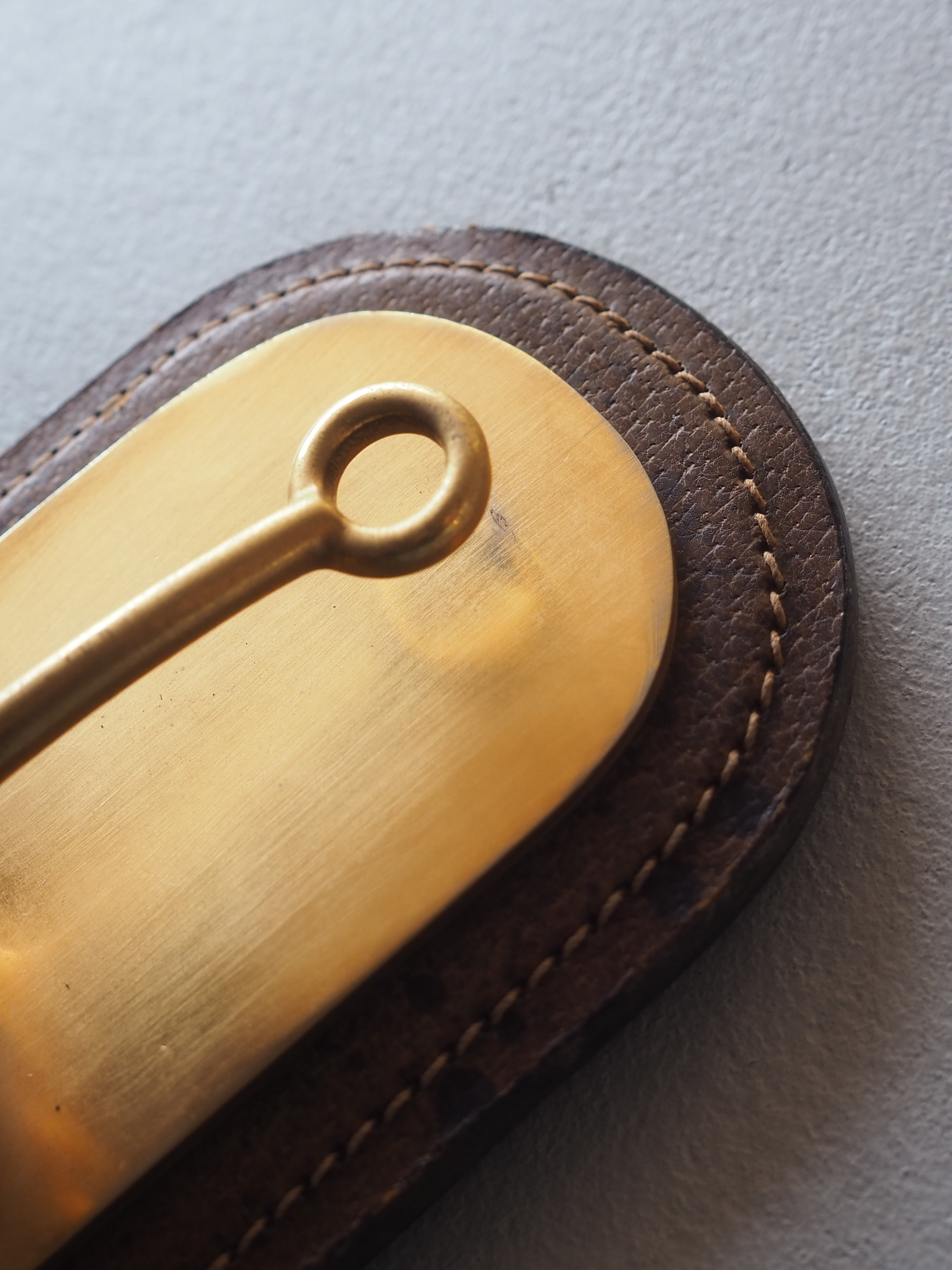 GUCCI グッチ オールド ペーパーウェイト 置物 インテリア ブラウン