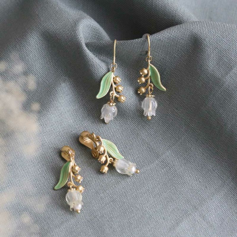 Ayatorie/アヤトリエ】小さなスズランのイヤリング – OSEWAYA