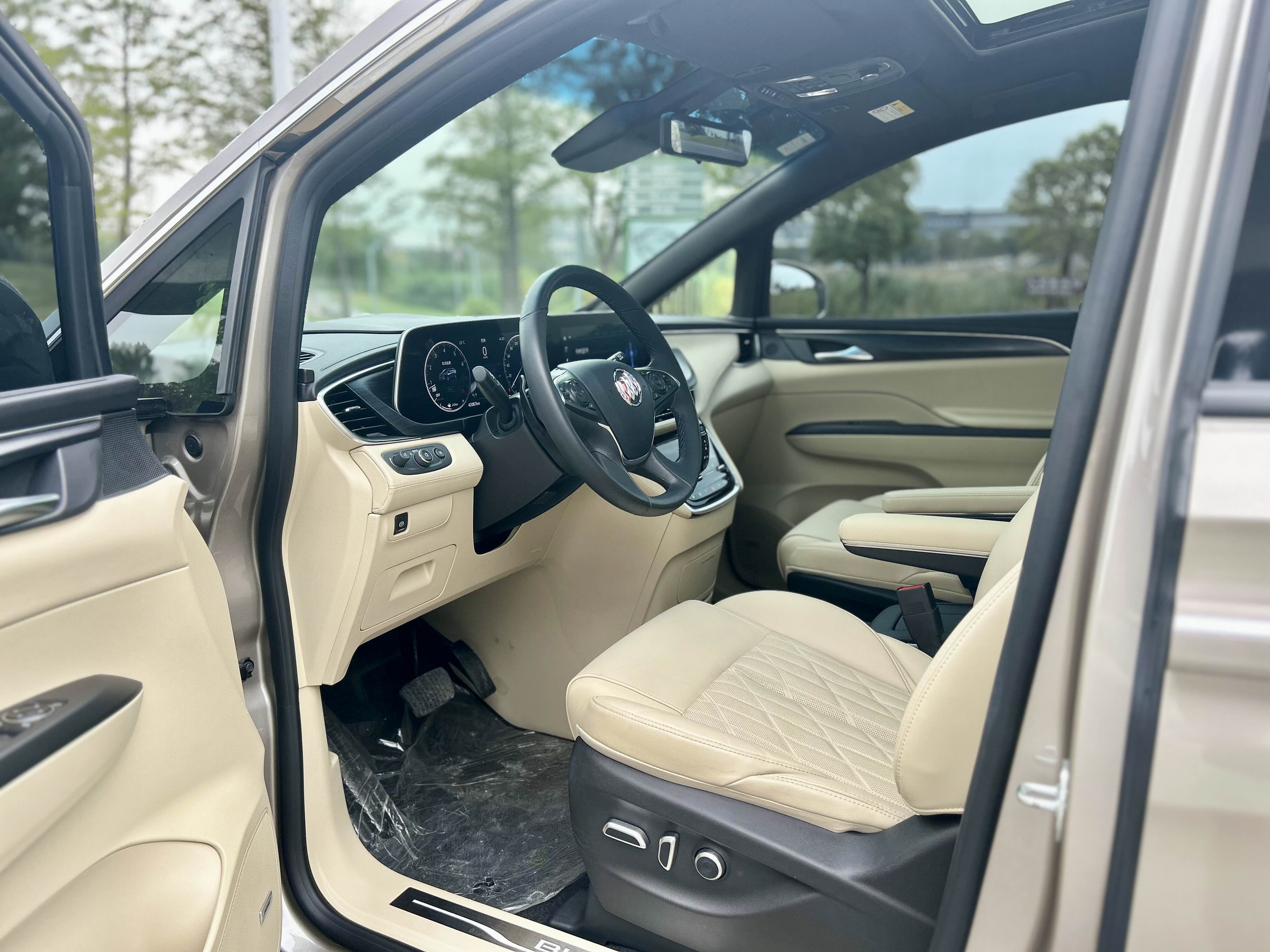 2022款别克GL8 ES陆尊653T 旗舰型低首付零压力大公二手车交易中心