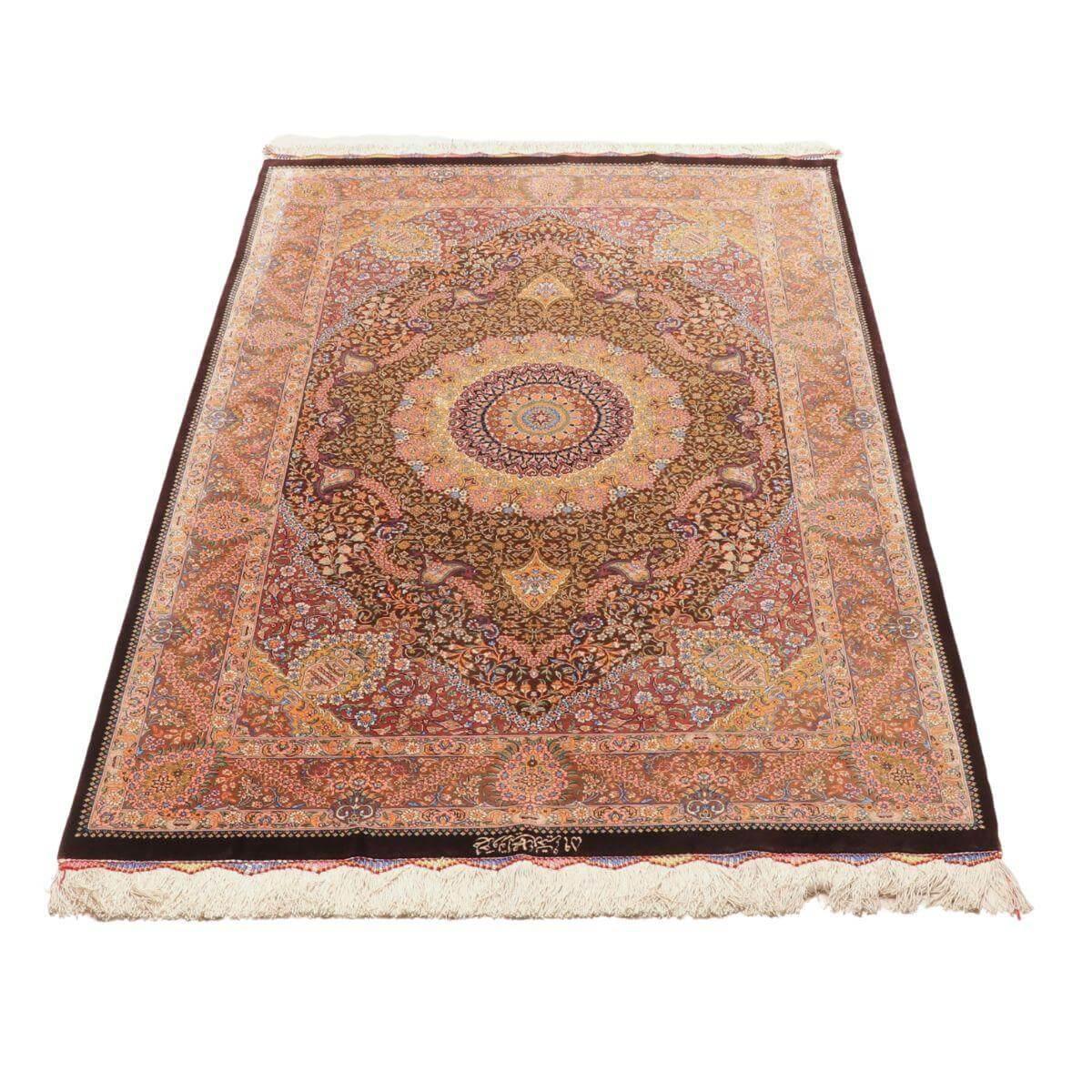 シルク100％ ペルシャ絨毯｜最高級の光沢と細密織り – ギャッベ