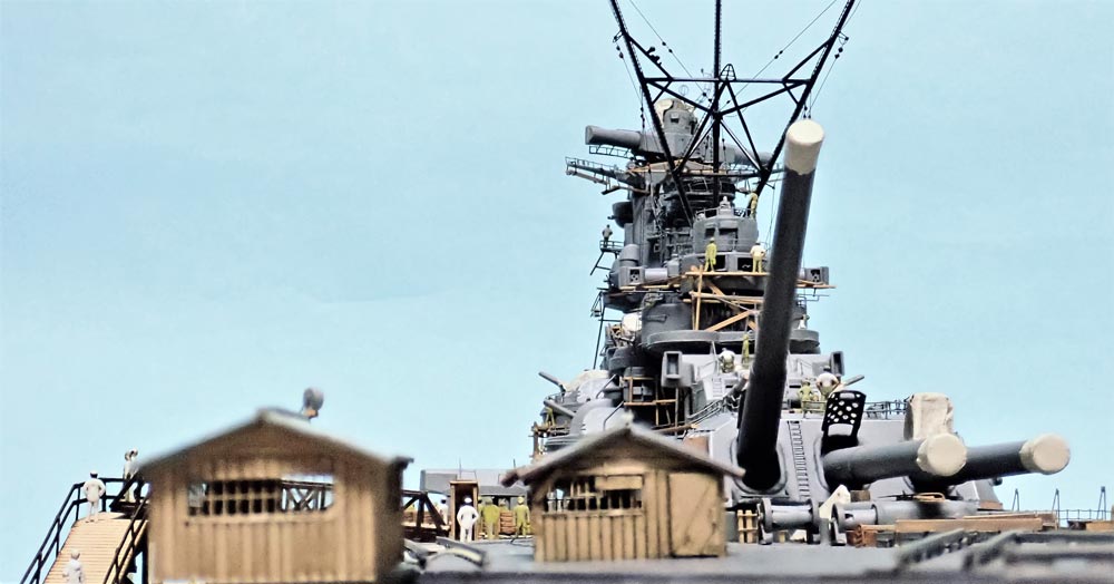 あの有名な写真を立体化 作業中の雰囲気あふれる「艤装中の戦艦大和