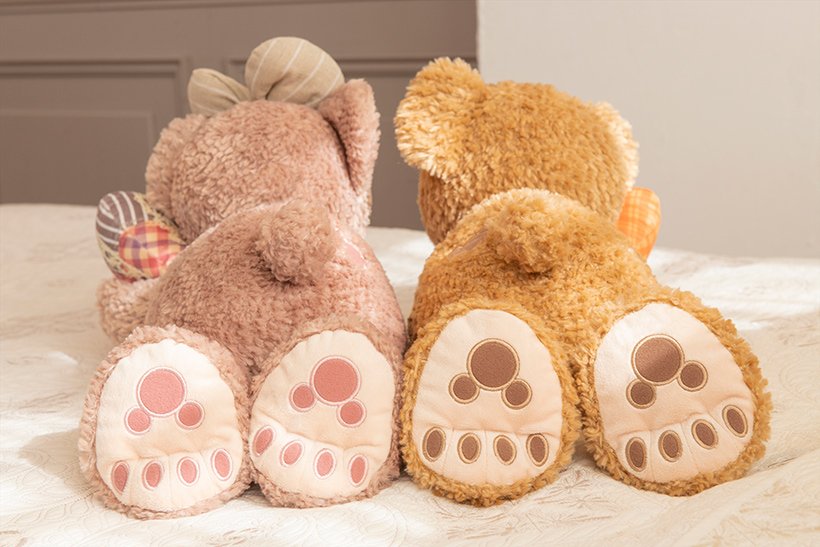 ダッフィーと、シェリーメイの抱きまくら。 ハートのクッションを