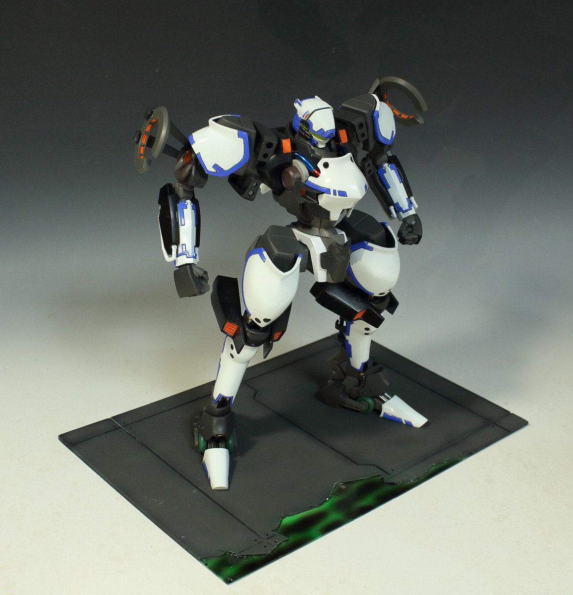 ボークス ∀-brandからBALDR SKY 「カゲロウ」完成しました。装甲は