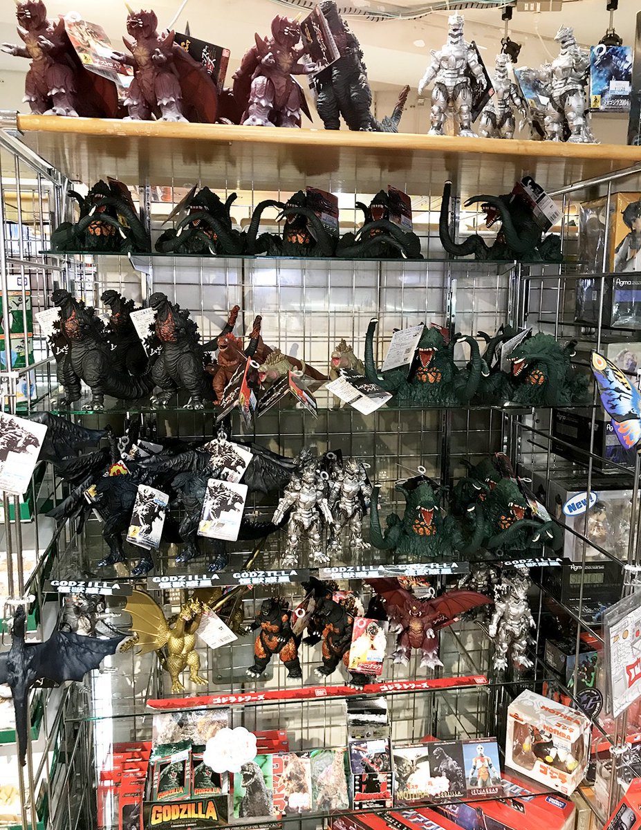 5階売場に再入荷🎵 バンダイ ムービーモンスターシリーズ