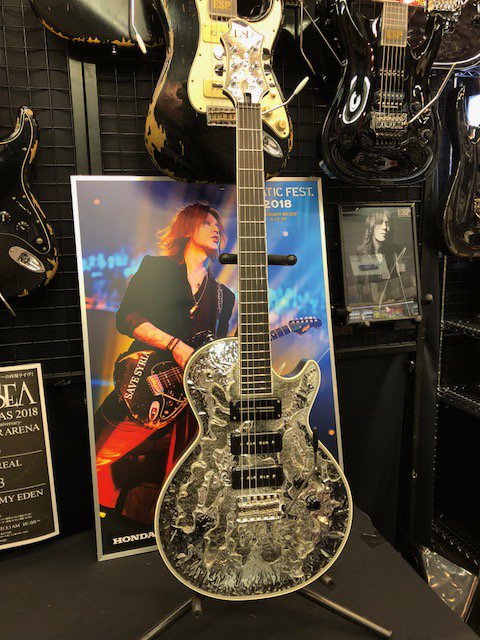 先程、SUGIZO MODEL ESP ECLIPSE S-III BRILLIANT -MIXEDMEDIA