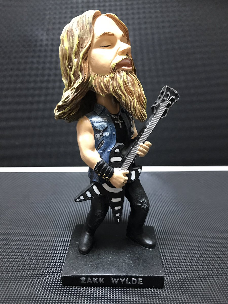 先日Ozzyのフィギュアをアップしたので、 今回はZakk Wyldeの