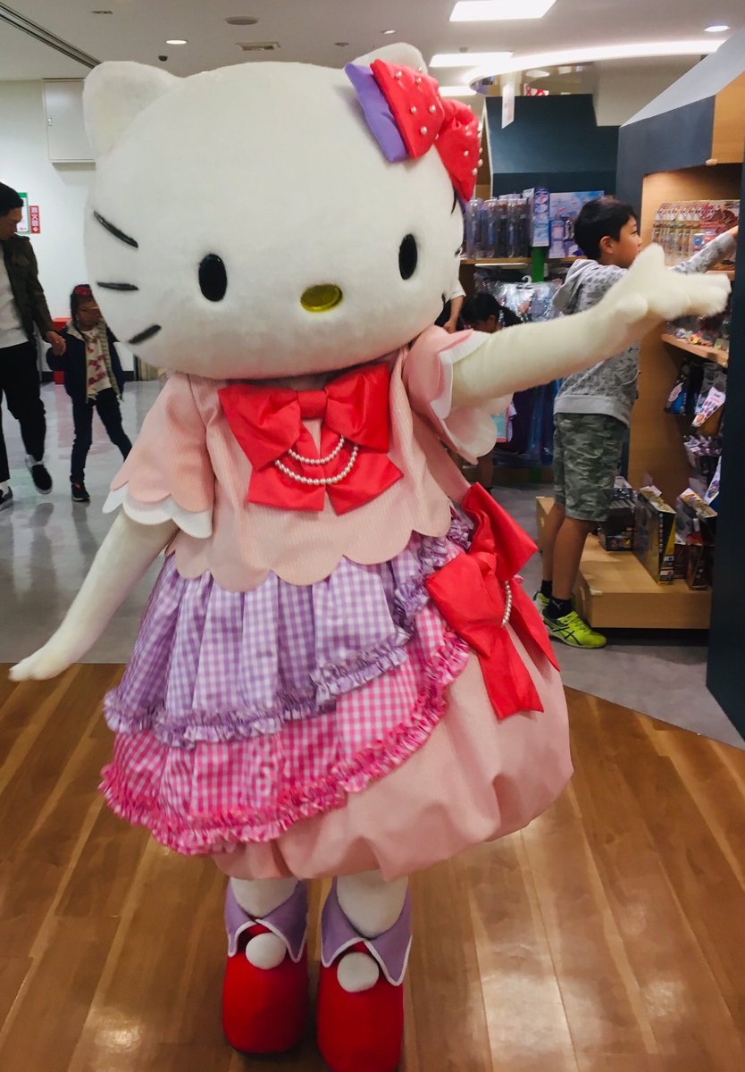 キティちゃんに会って来ました！ 4ヵ月前にかぶきにゃんたろうに出会っ